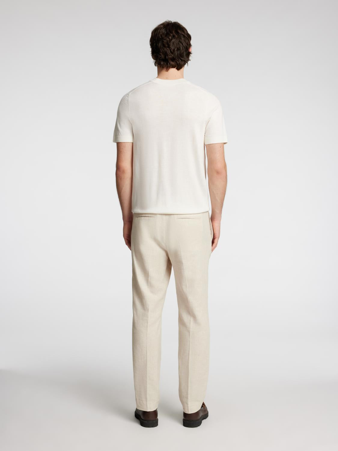 model_shot-back
